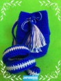 /products/bolsito-crochet-tamano-pequeno-en-tonos-azules/